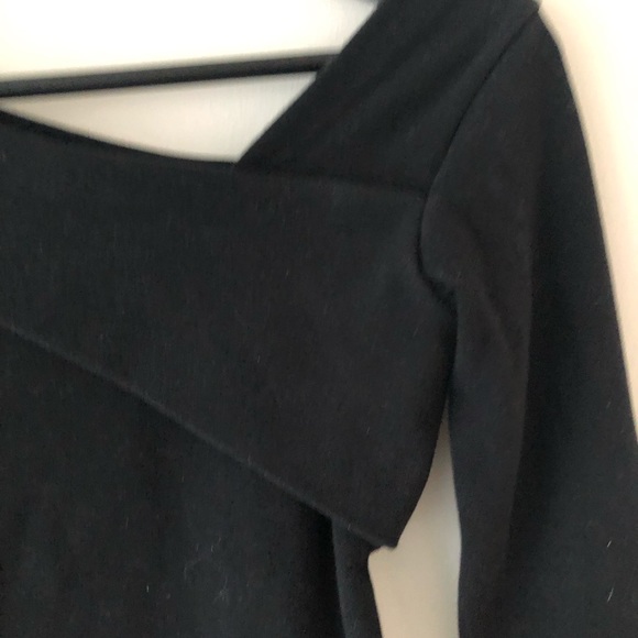 Black stylish Crop Top - Picture 3 of 4